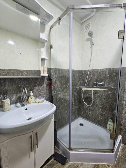 2 Bedroom Central Apartment Chişinǎu Buitenkant foto